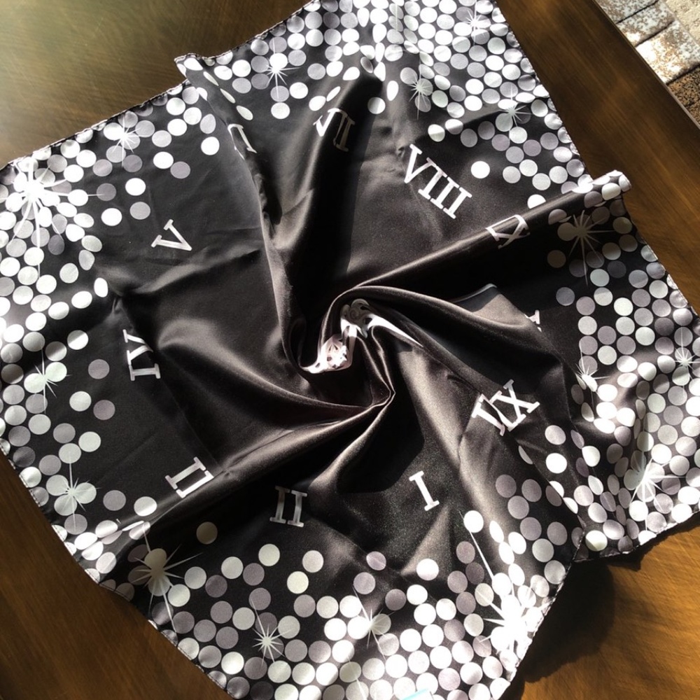 *NEW* Charming Silk Scarf
